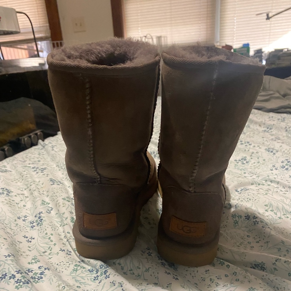Ugg taupe short boots size 7 good used condition